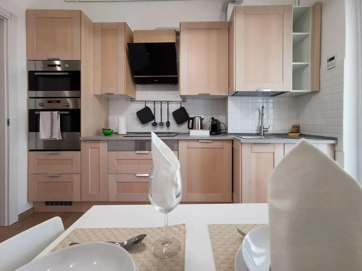 شقة L'Arche Comfort & Relax - House In The Trees ميلان إيطاليا