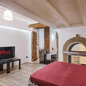 Brera-moscova Centro Storico, Wi-fi E Netflix Appartamento