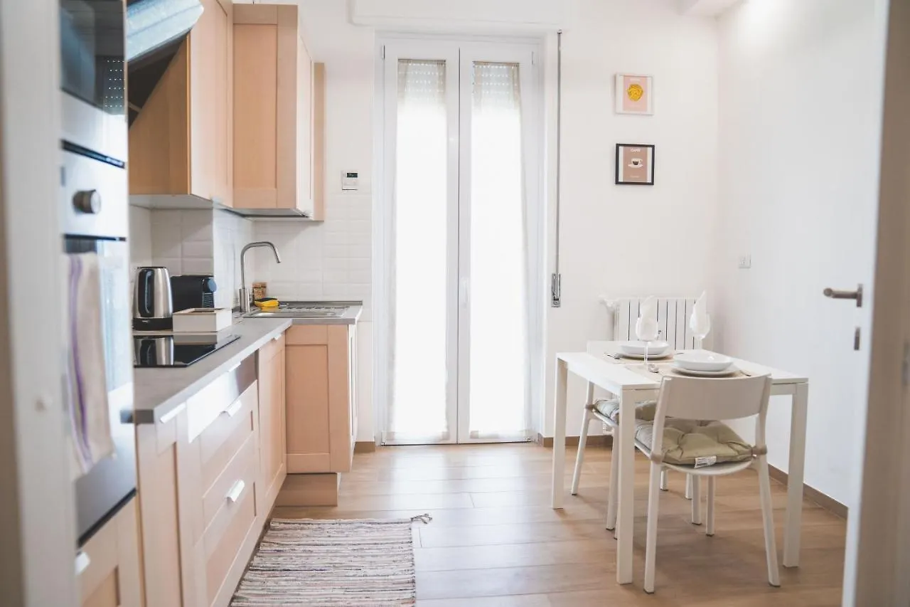 Appartamento L'Arche Comfort & Relax - House In The Trees Milano Italia